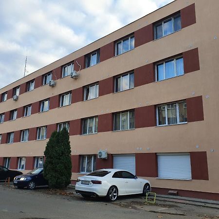 Studio Cristian Арад Экстерьер фото